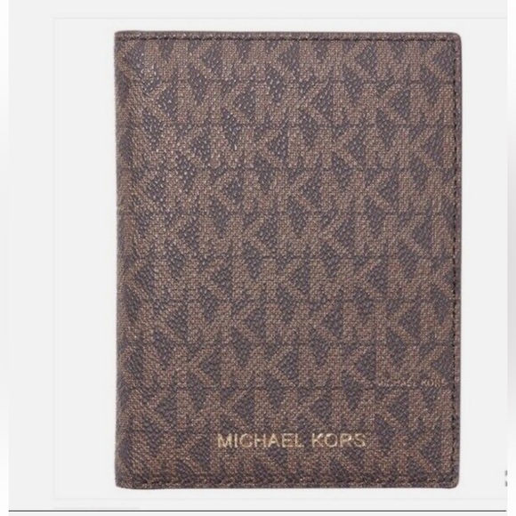 Michael Kors Handbags - ✨NWOT - Michael Kors Bedford Travel Passport Leather Wallet Holder✨